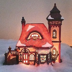 Christmas Village Tracys Toy Old World Joyland Store. Ceramic. Light included.